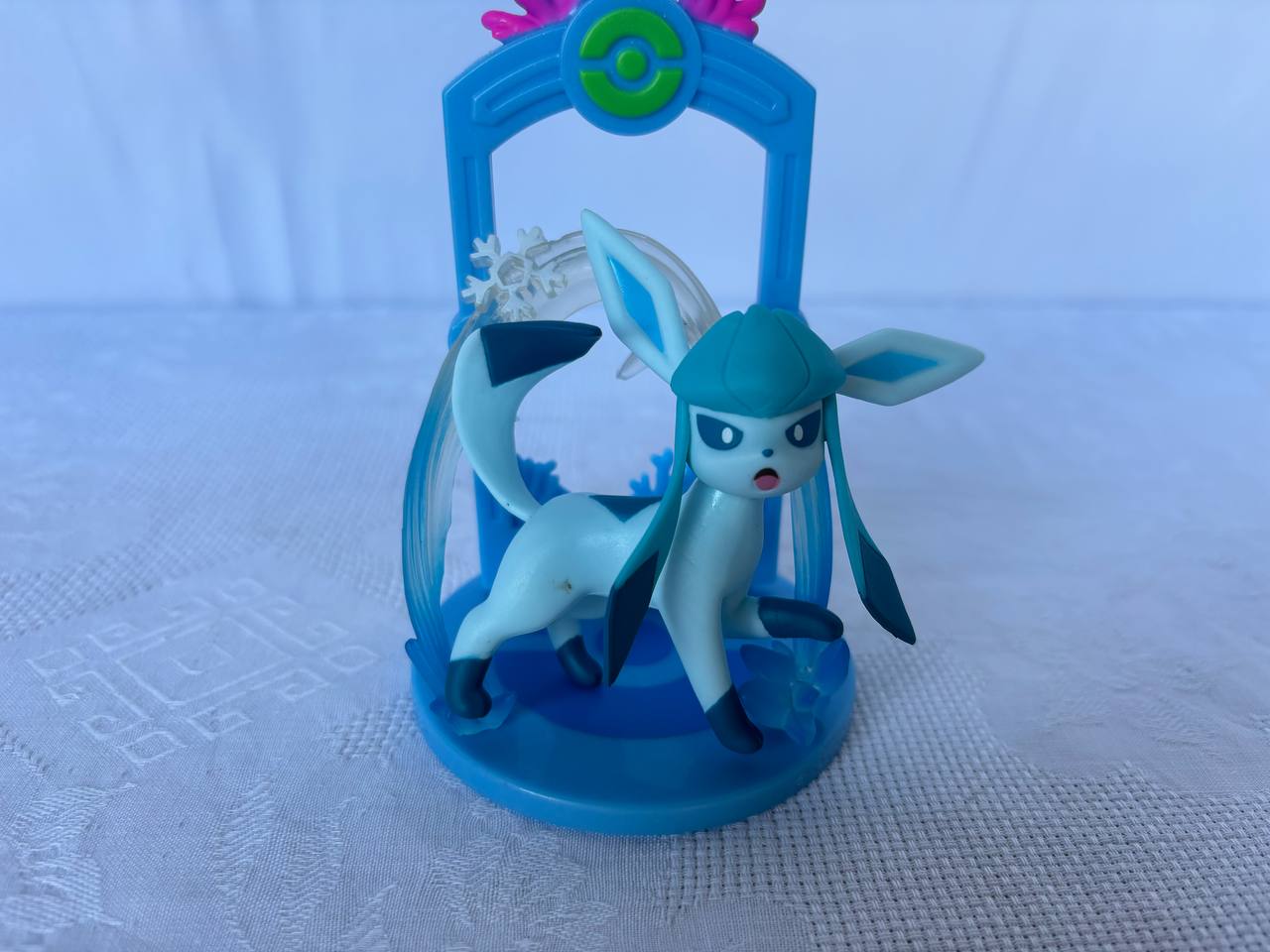 Pokemon Glaceon Action Figure Statue