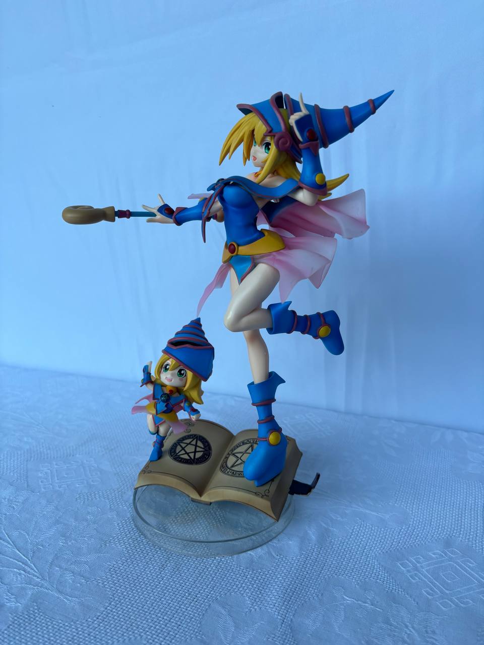 Yu-Gi-Oh! Dark Magician Girl Action Figure Statue 25cm