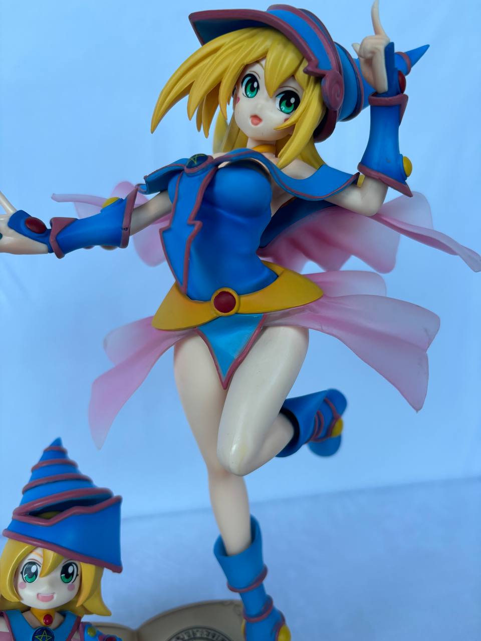 Yu-Gi-Oh! Dark Magician Girl Action Figure Statue 25cm