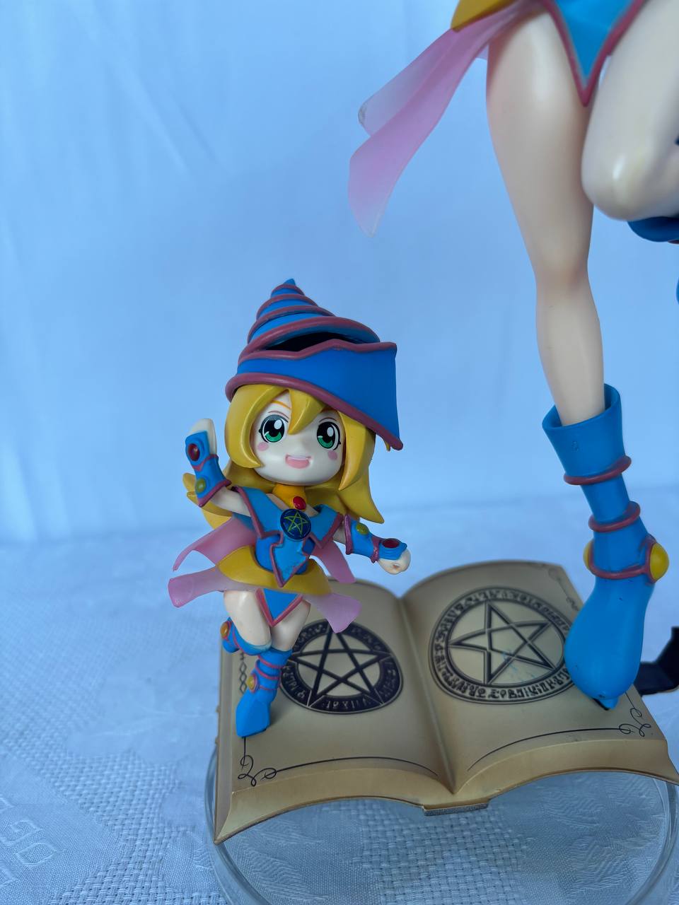 Yu-Gi-Oh! Dark Magician Girl Action Figure Statue 25cm