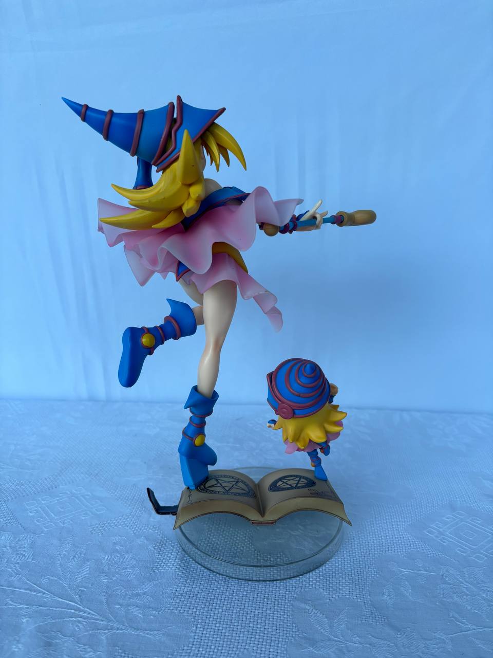 Yu-Gi-Oh! Dark Magician Girl Action Figure Statue 25cm