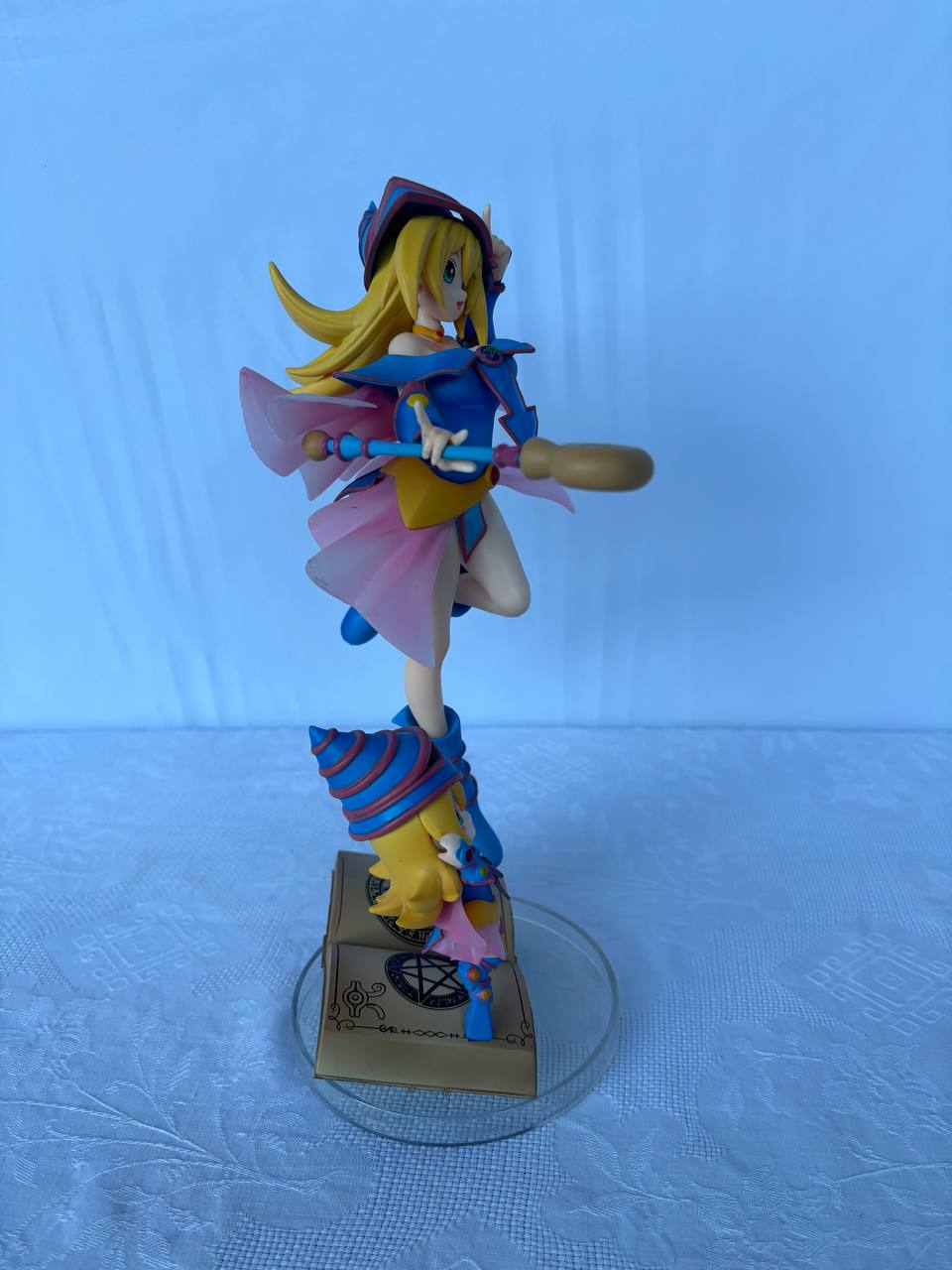 Yu-Gi-Oh! Dark Magician Girl Action Figure Statue 25cm