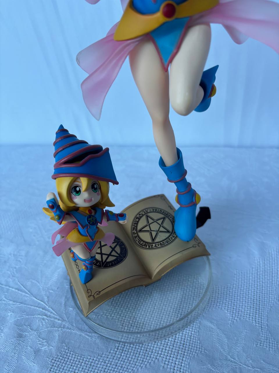 Yu-Gi-Oh! Dark Magician Girl Action Figure Statue 25cm