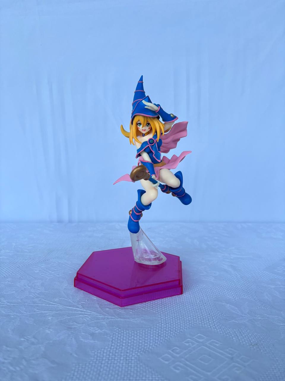 Yu-Gi-Oh! Dark Magician Girl Action Figure Statue 20cm