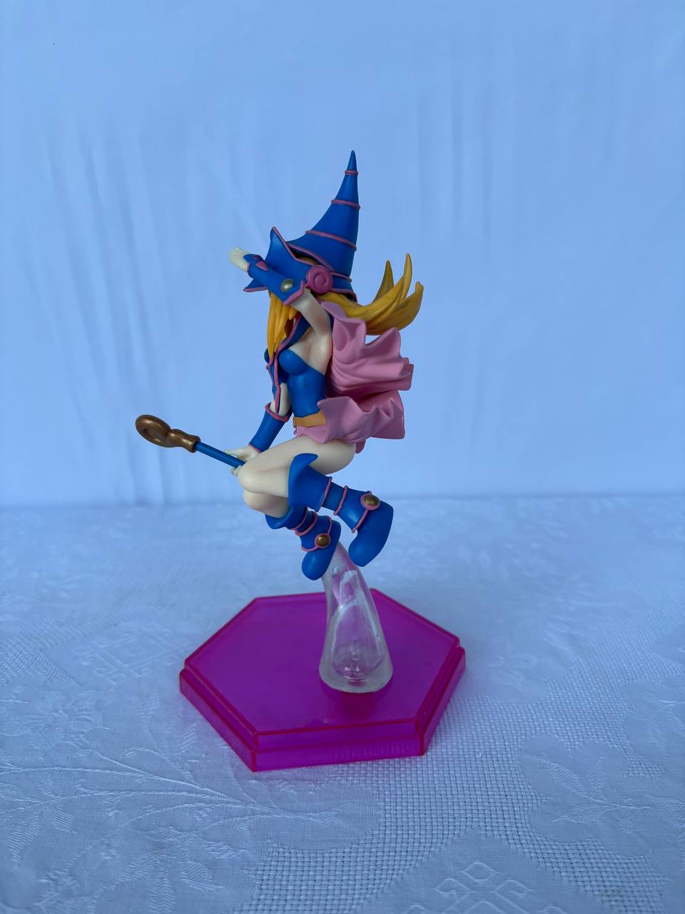 Yu-Gi-Oh! Dark Magician Girl Action Figure Statue 20cm