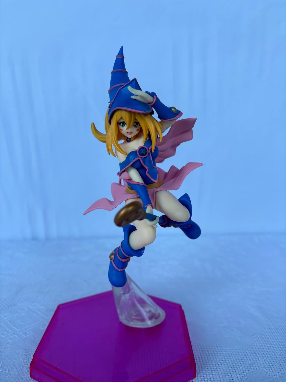 Yu-Gi-Oh! Dark Magician Girl Action Figure Statue 20cm