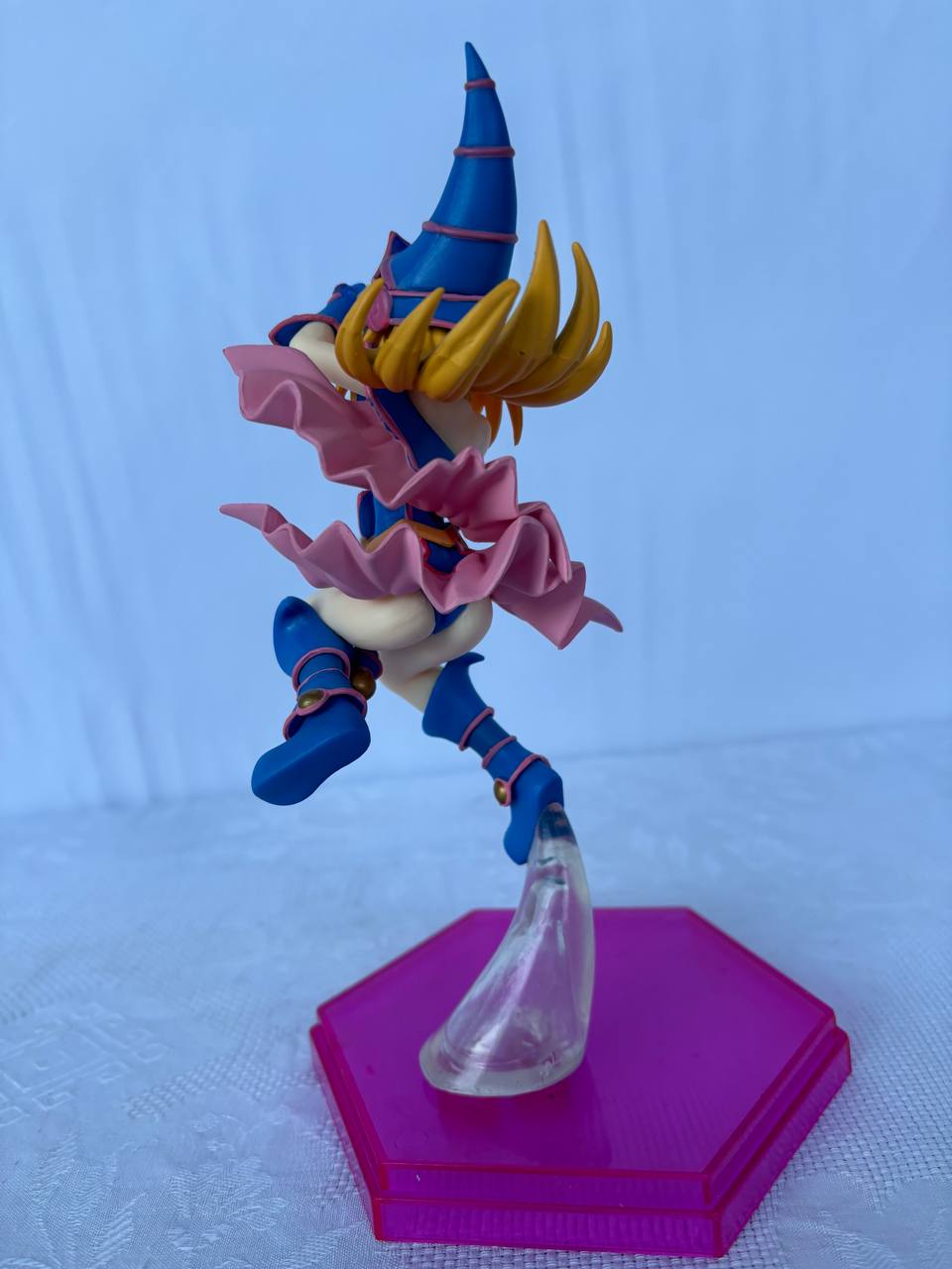 Yu-Gi-Oh! Dark Magician Girl Action Figure Statue 20cm