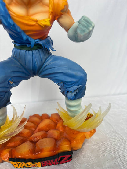 Dragon Ball Goku Super Saiyan Action Figure Statue 29cm